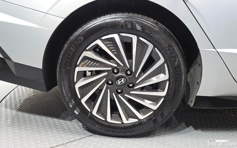 Hyundai Sonata The Edge Hybrid 2024 — миниатюра 5