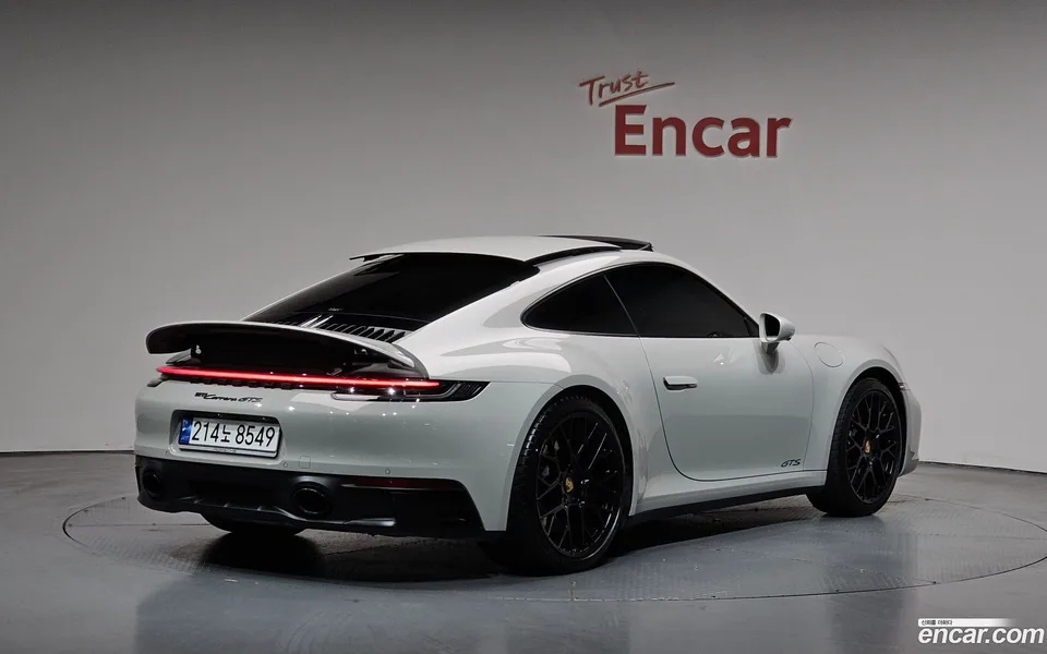 Porsche 911 (992) GTS 2023 — миниатюра 2