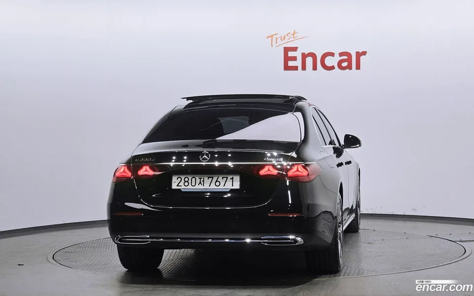 Mercedes-Benz E-Class E220d 4MATIC 2024 — миниатюра 4