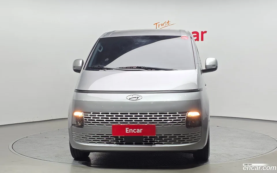 Hyundai Staria 9 2023 — миниатюра 3