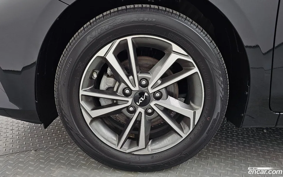 Kia K3 1.6 2024 — миниатюра 2