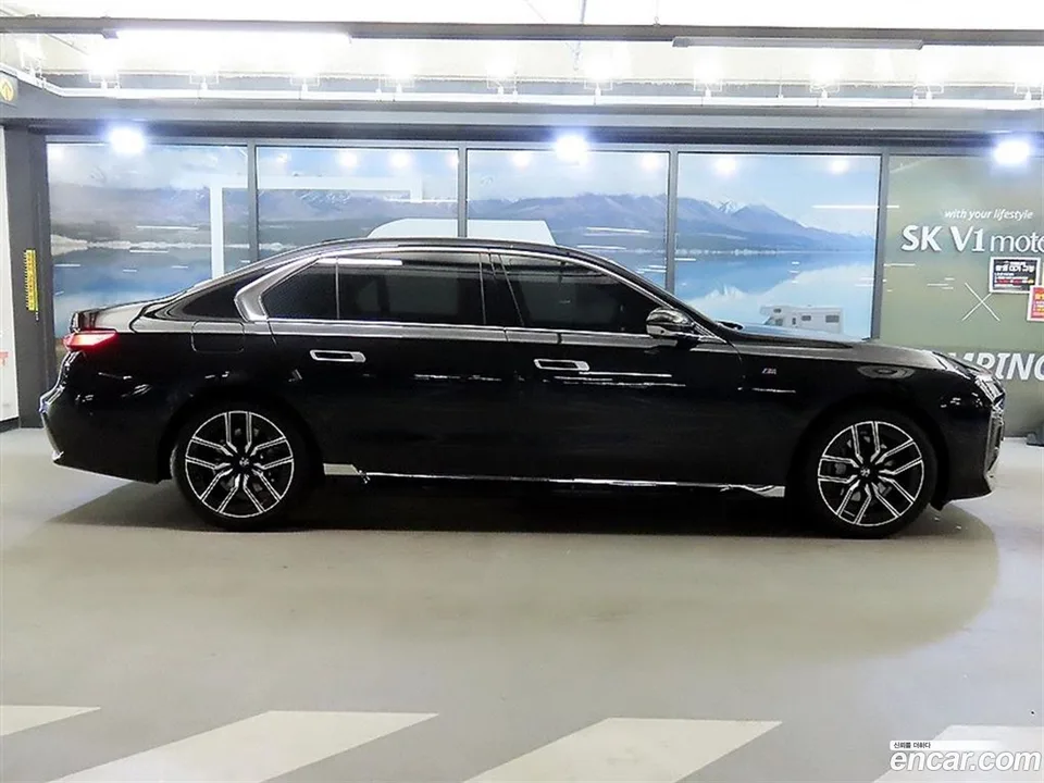 BMW 7 Series 740d xDrive M 2024 — миниатюра 3