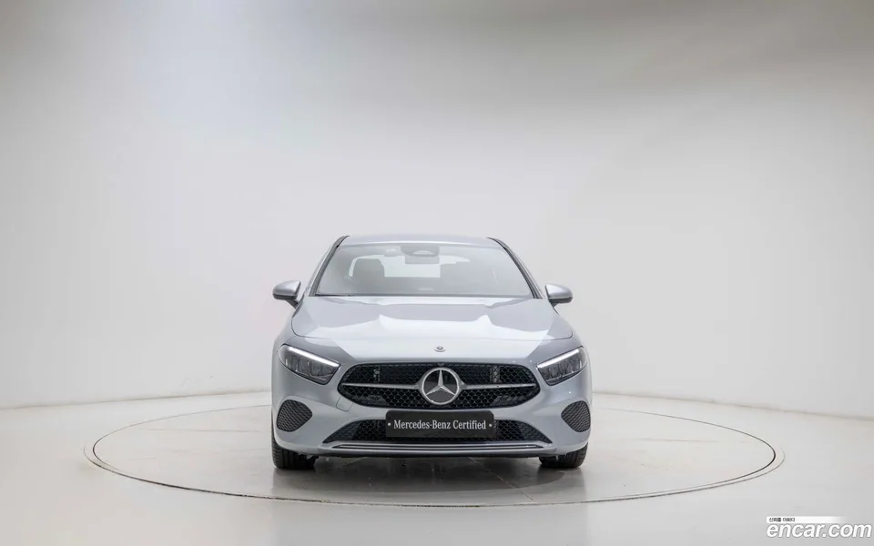 Mercedes-Benz A-Class A220 2025 — миниатюра 3