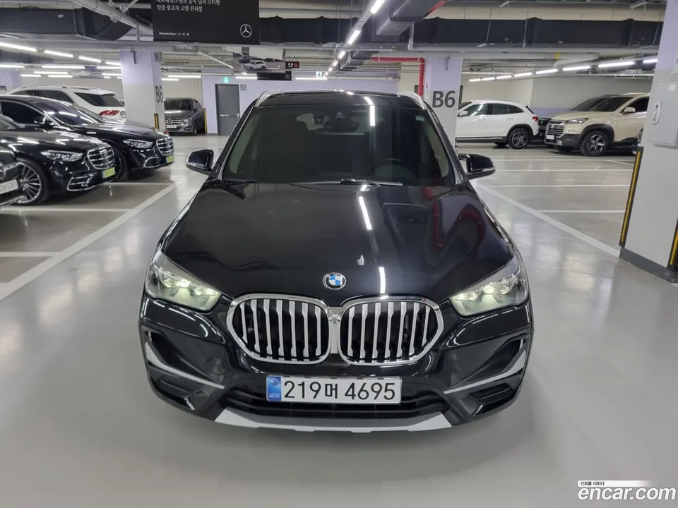 BMW X1 xDrive 20i xLine 2022 — миниатюра 2