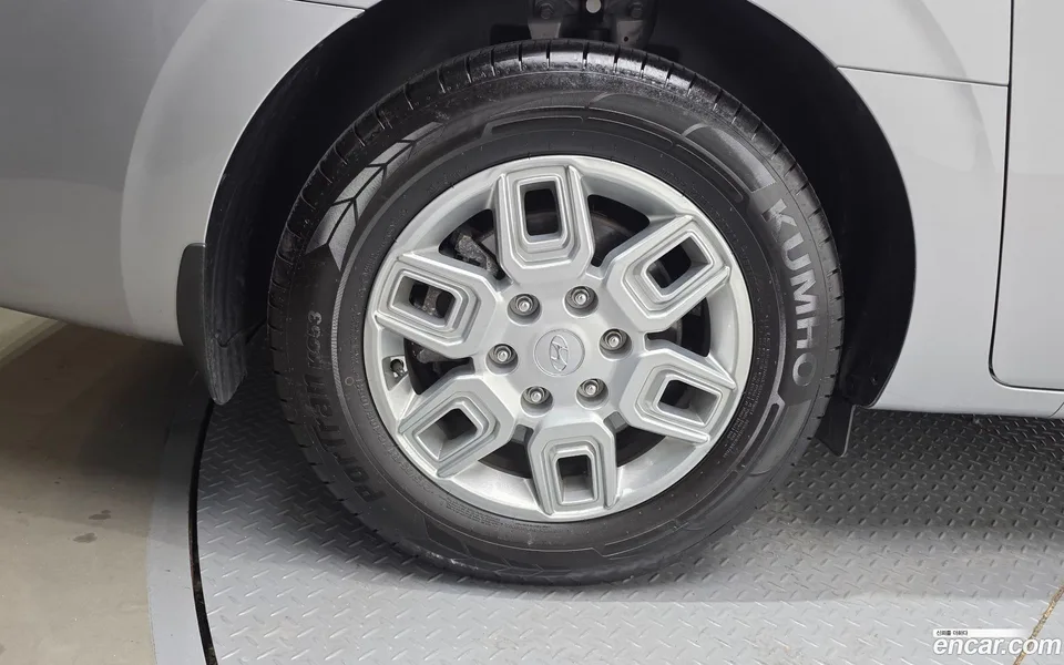 Hyundai Staria 9 2023 — миниатюра 5