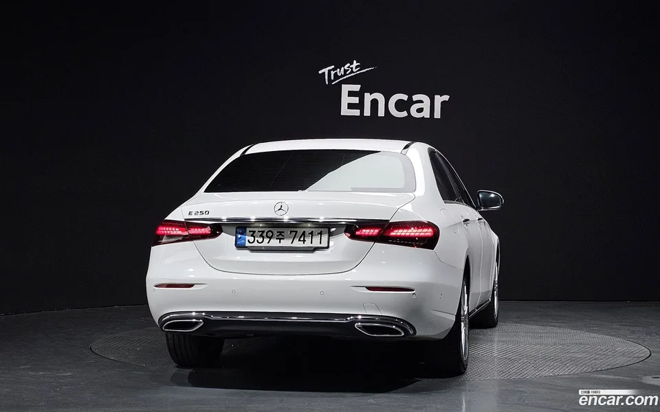 Mercedes-Benz E-Class E250 2022 — миниатюра 4