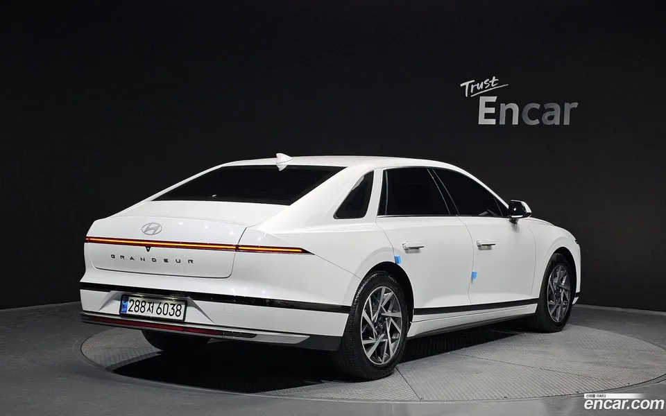Hyundai Grandeur 2.5 2WD 2024 — миниатюра 2