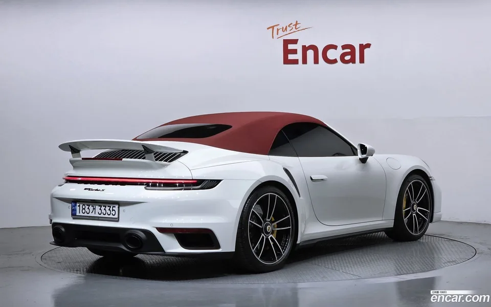 Porsche 911 (992) S 2023 — миниатюра 2