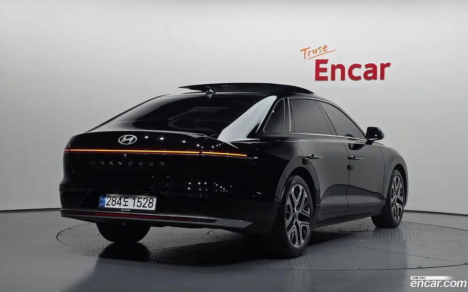 Hyundai Grandeur 2.5 2WD 2023 — миниатюра 2