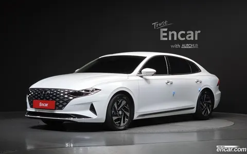 Hyundai Grandeur IG Hybrid 2022 buy in Moscow