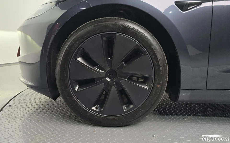 Tesla Model 3 RWD 2025 — миниатюра 5