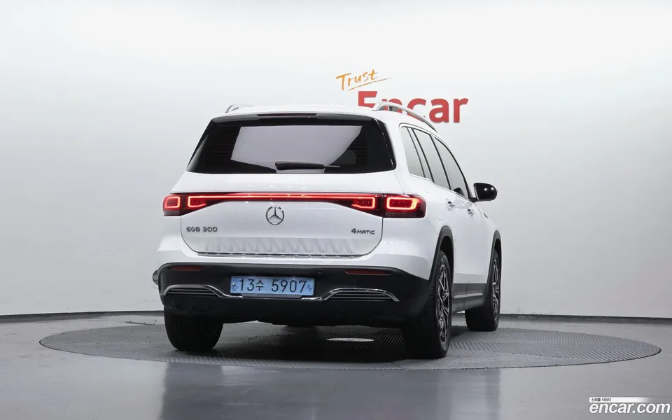 Mercedes-Benz EQB EQB300 4MATIC AMG 2022 — миниатюра 4