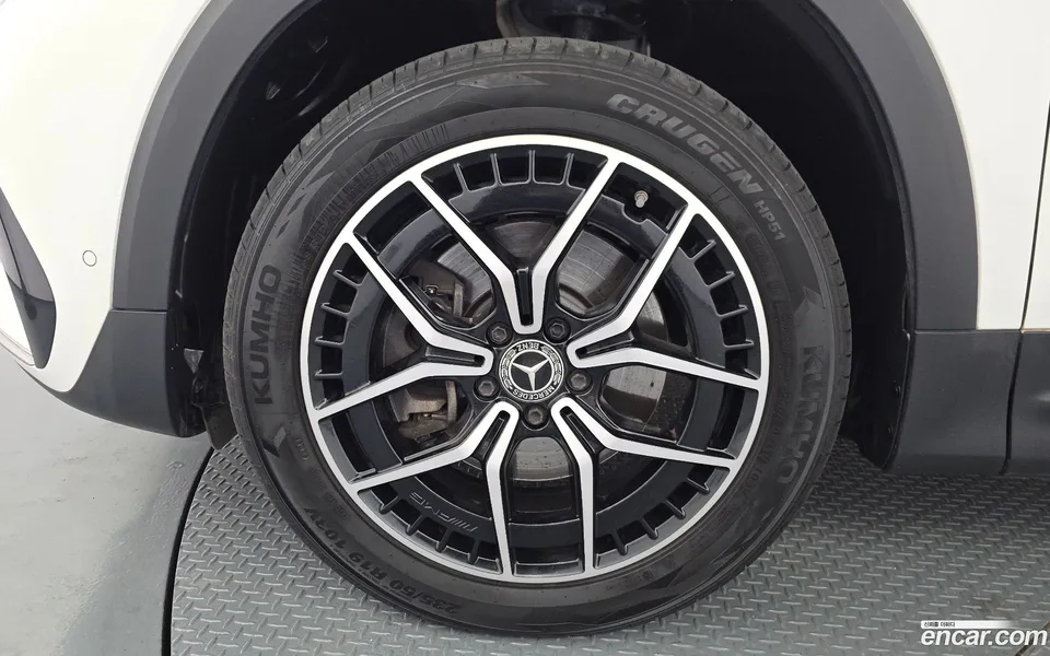 Mercedes-Benz EQB EQB300 4MATIC AMG 2022 — миниатюра 5
