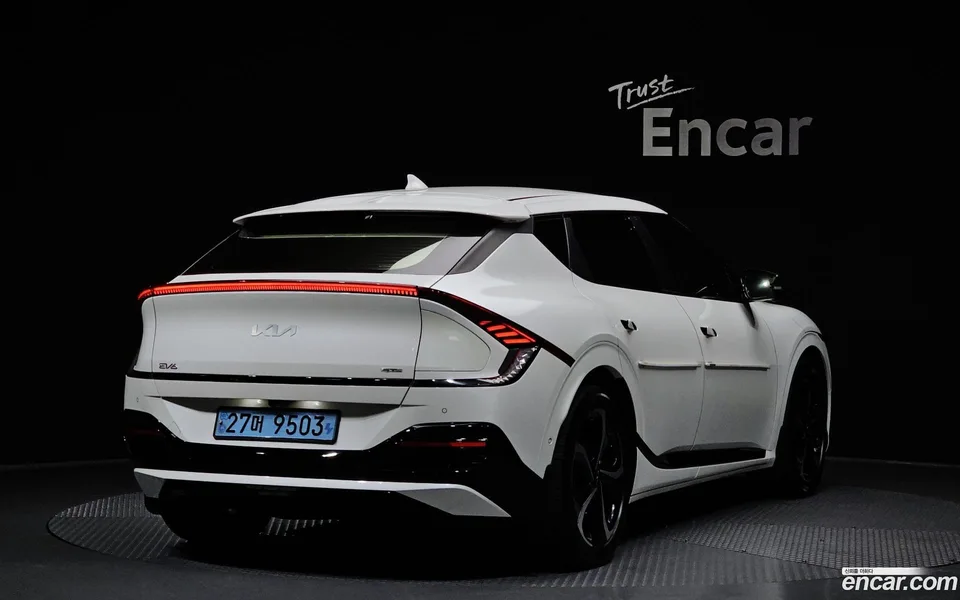 Kia EV6 4WD 2022 — миниатюра 2