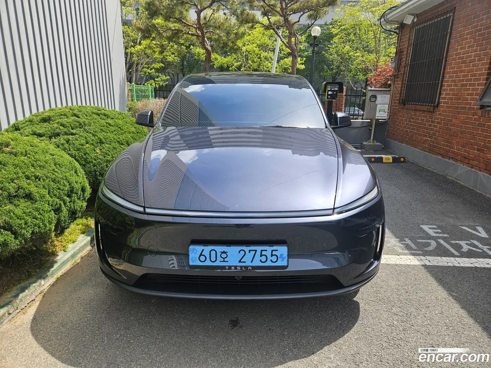 Tesla Model Y RWD 2026 — миниатюра 3