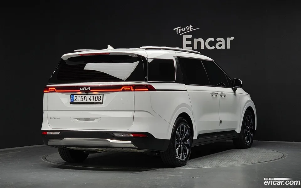 Kia Carnival 7 2023 — миниатюра 2