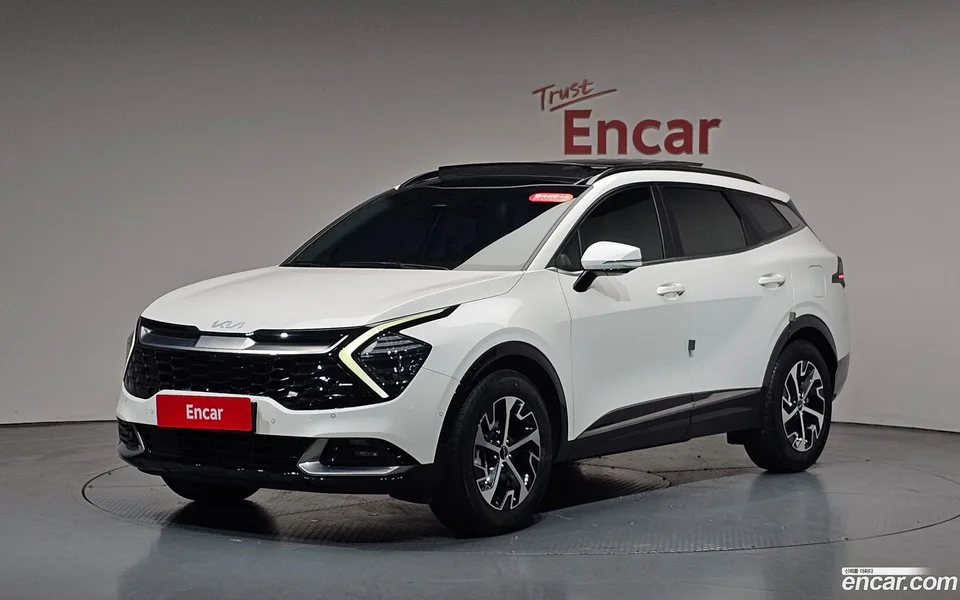 Kia Sportage Hybrid 2WD 2023 — фото 1, купить с доставкой в Москву