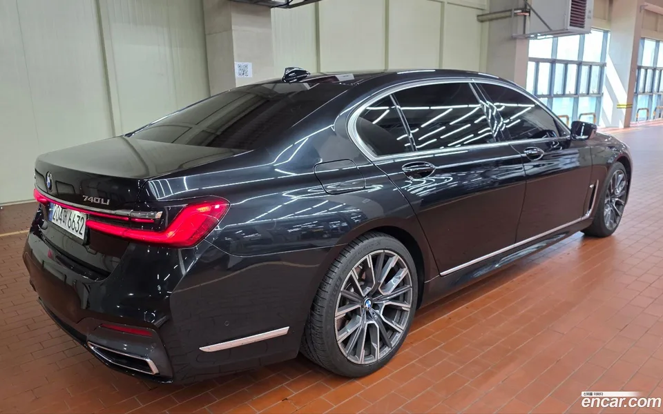 BMW 7 Series 740Li xDrive M 2022 — миниатюра 2