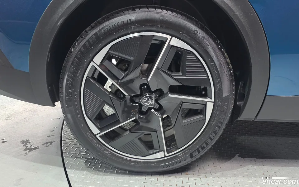 Peugeot 408 1.2 Pure Tech GT 2025 — миниатюра 4