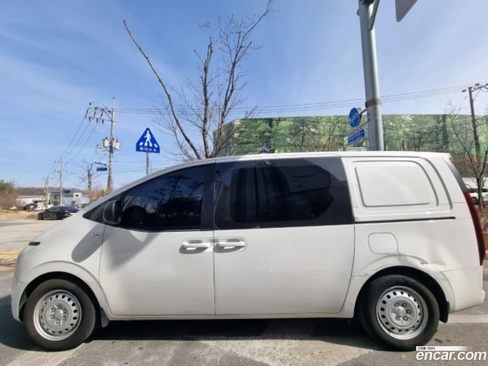 Hyundai Staria 5 2024 — миниатюра 2
