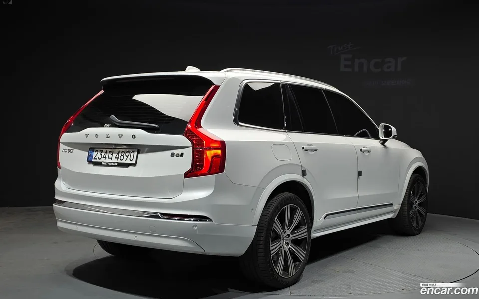 Volvo XC90 B6 2023 — миниатюра 2