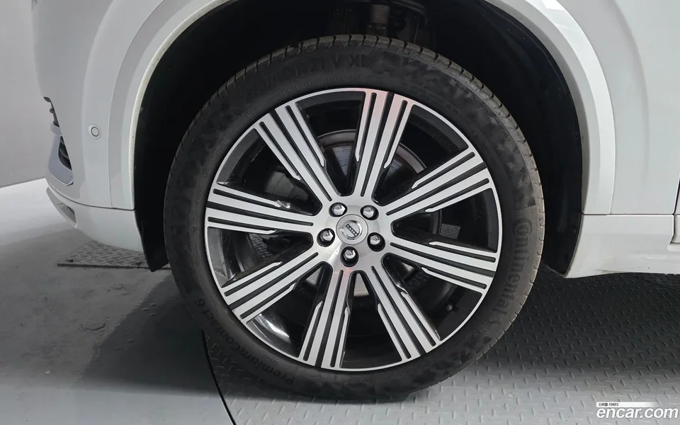 Volvo XC90 B6 2023 — миниатюра 5