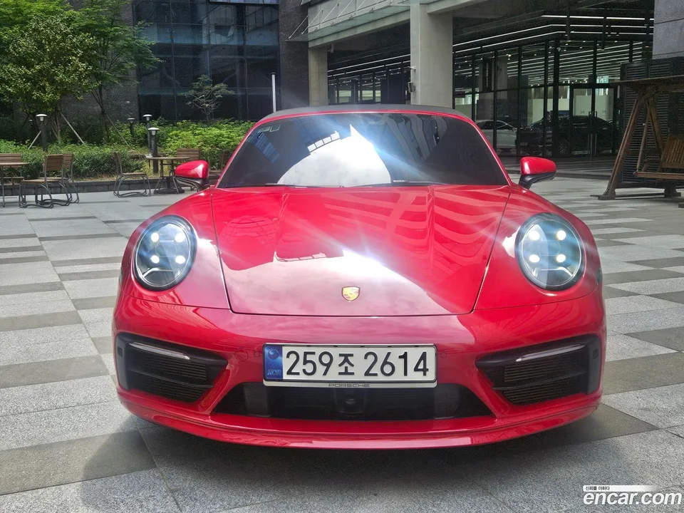 Porsche 911 (992) 4 2023 — миниатюра 3