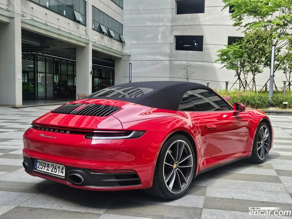 Porsche 911 (992) 4 2023 — миниатюра 4