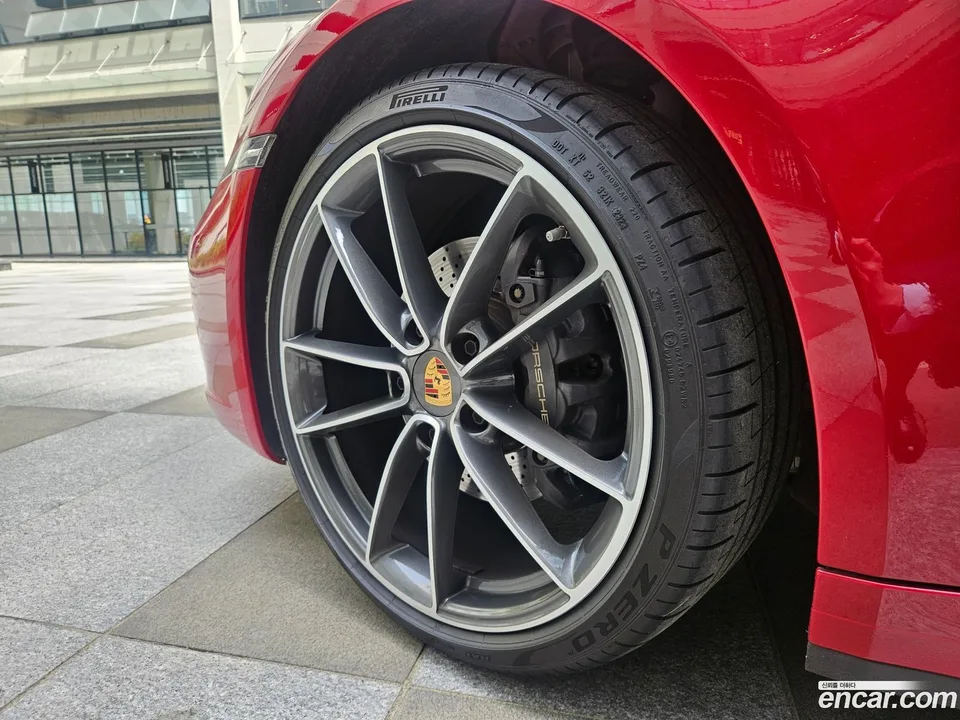 Porsche 911 (992) 4 2023 — миниатюра 5