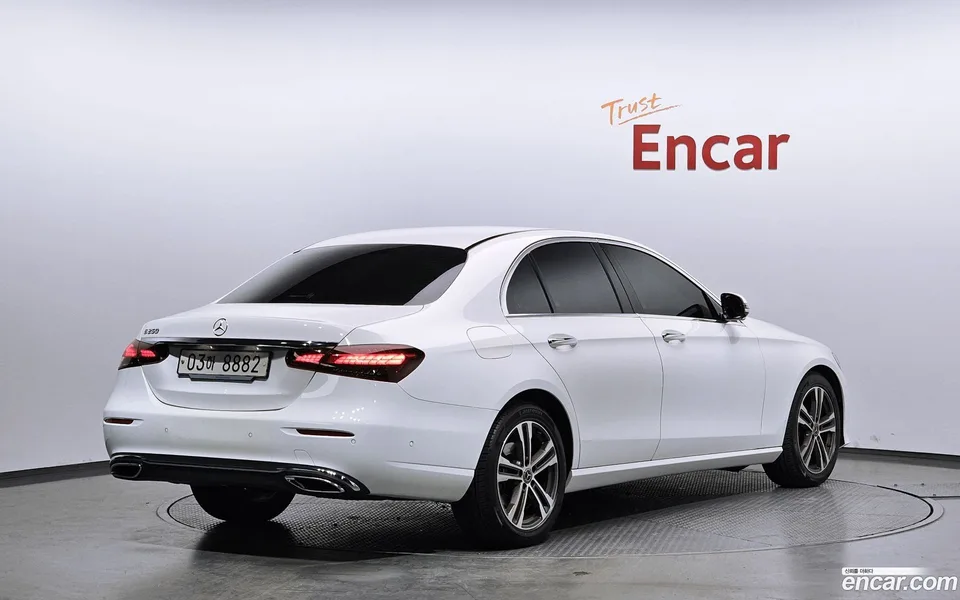 Mercedes-Benz E-Class E250 2023 — миниатюра 2