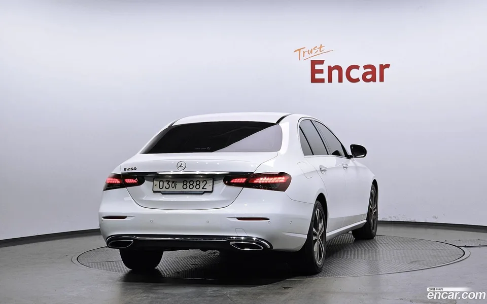Mercedes-Benz E-Class E250 2023 — миниатюра 4