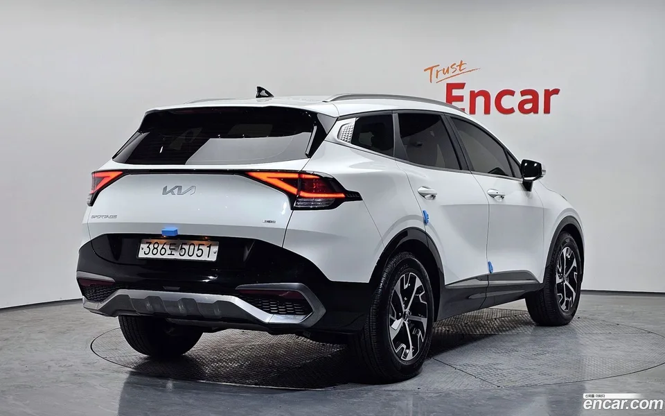 Kia Sportage Hybrid 2WD 2023 — миниатюра 2