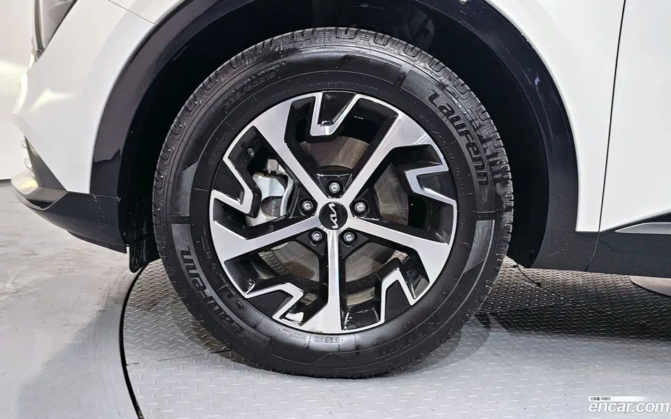 Kia Sportage Hybrid 2WD 2023 — миниатюра 5