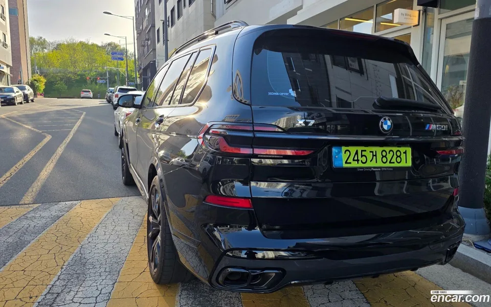 BMW X7 M60i xDrive M 6 2024 — миниатюра 3