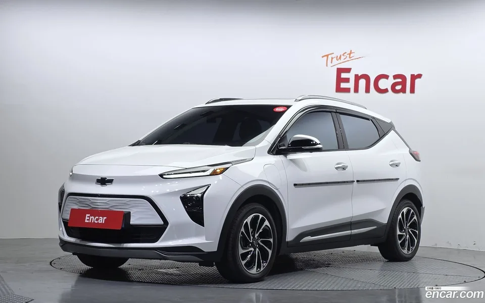 Chevrolet Bolt EUV 2023 — фото 1, купить с доставкой в Москву