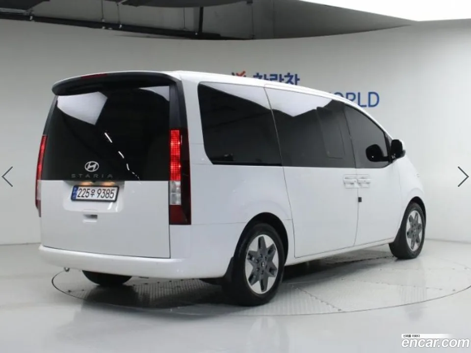 Hyundai Staria 9 2024 — миниатюра 2