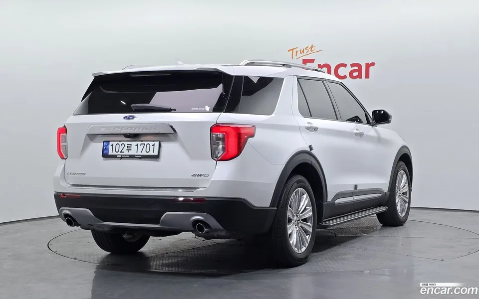 Ford Explorer 2.3 4WD 2022 — миниатюра 2