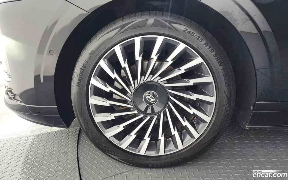 Hyundai Grandeur Hybrid 2023 — миниатюра 5