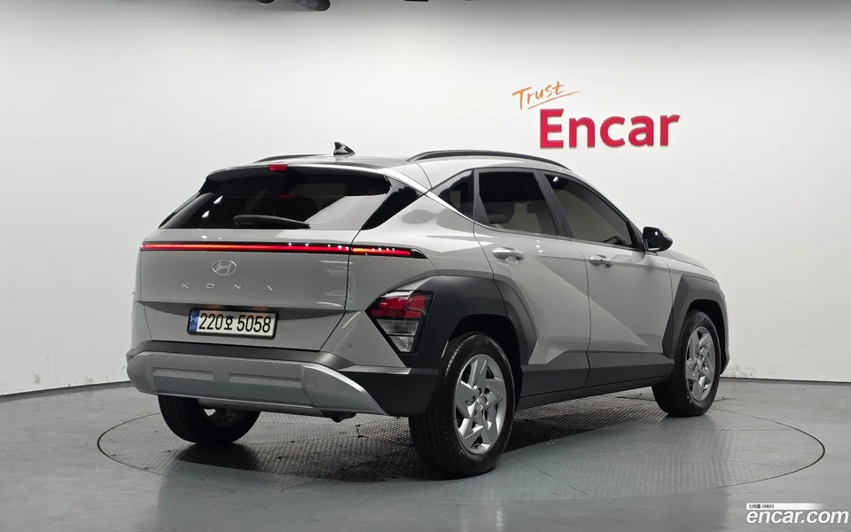 Hyundai Kona 2.0 2WD 2023 — миниатюра 2