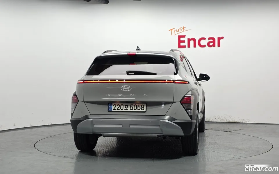 Hyundai Kona 2.0 2WD 2023 — миниатюра 4