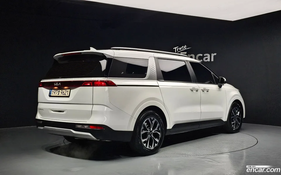Kia Carnival 9 2022 — миниатюра 2