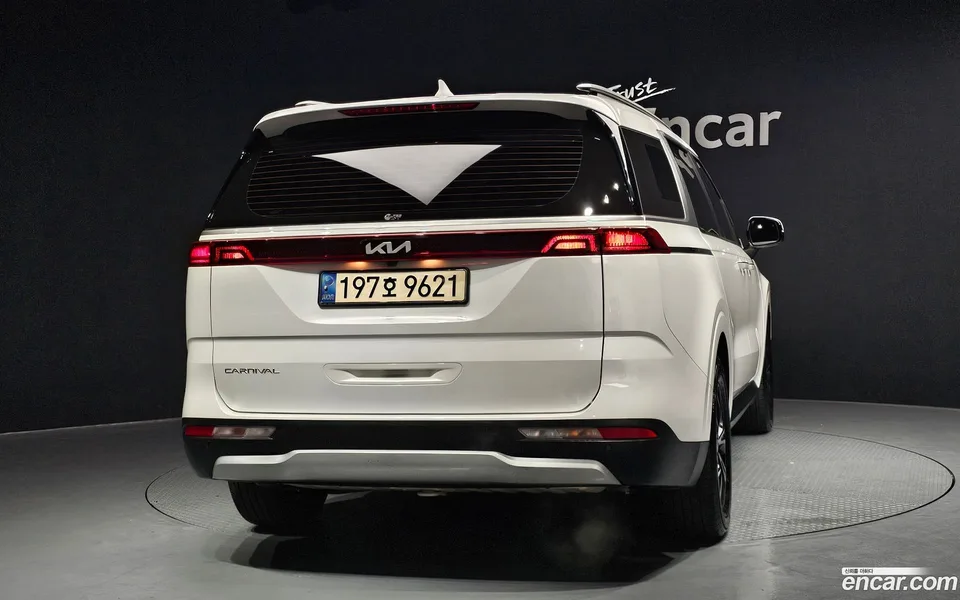 Kia Carnival 9 2022 — миниатюра 4
