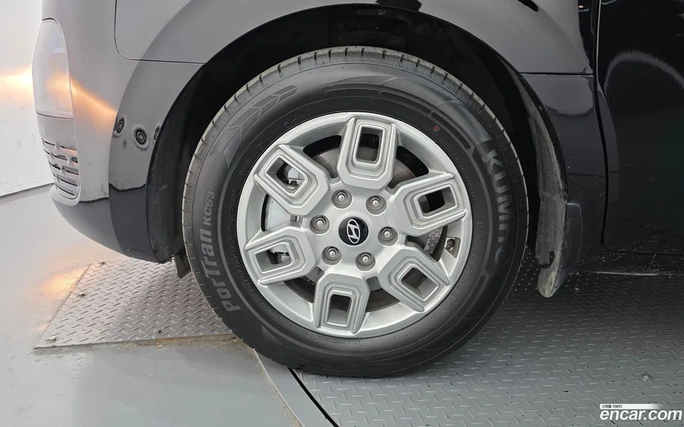 Hyundai Staria L3.5 3 2025 — миниатюра 5