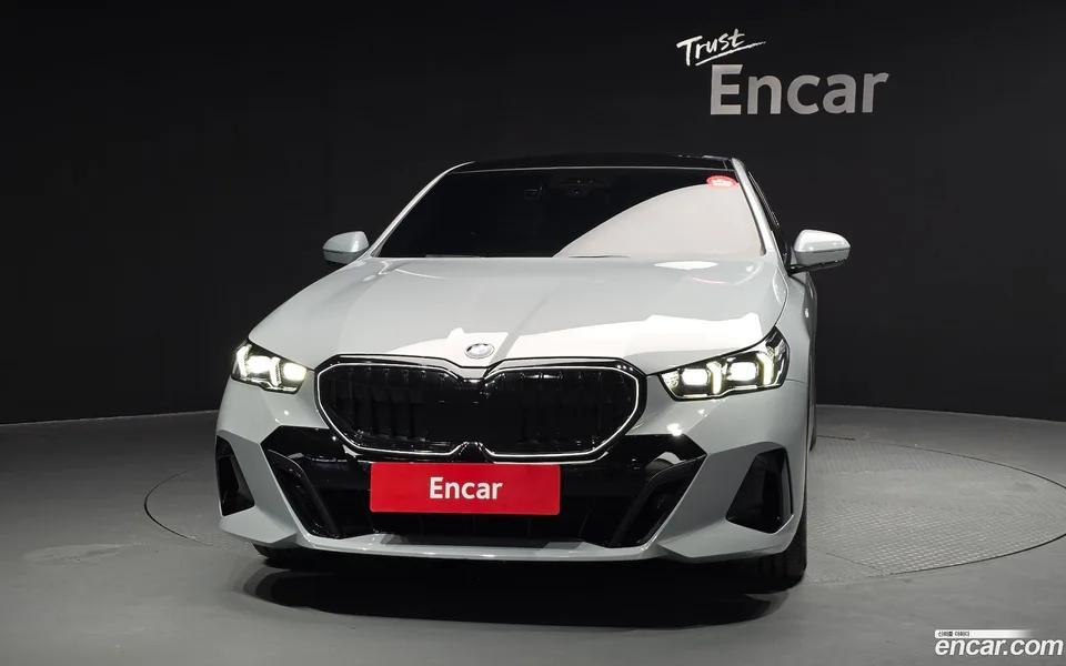 BMW 5 Series 520i M 2025 — миниатюра 3