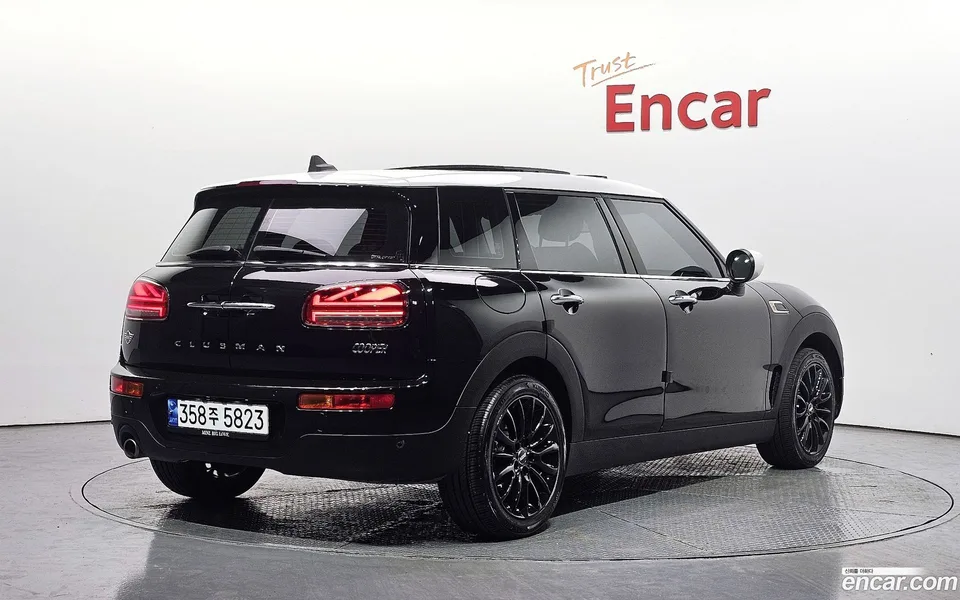 MINI Cooper Clubman 2023 — миниатюра 2