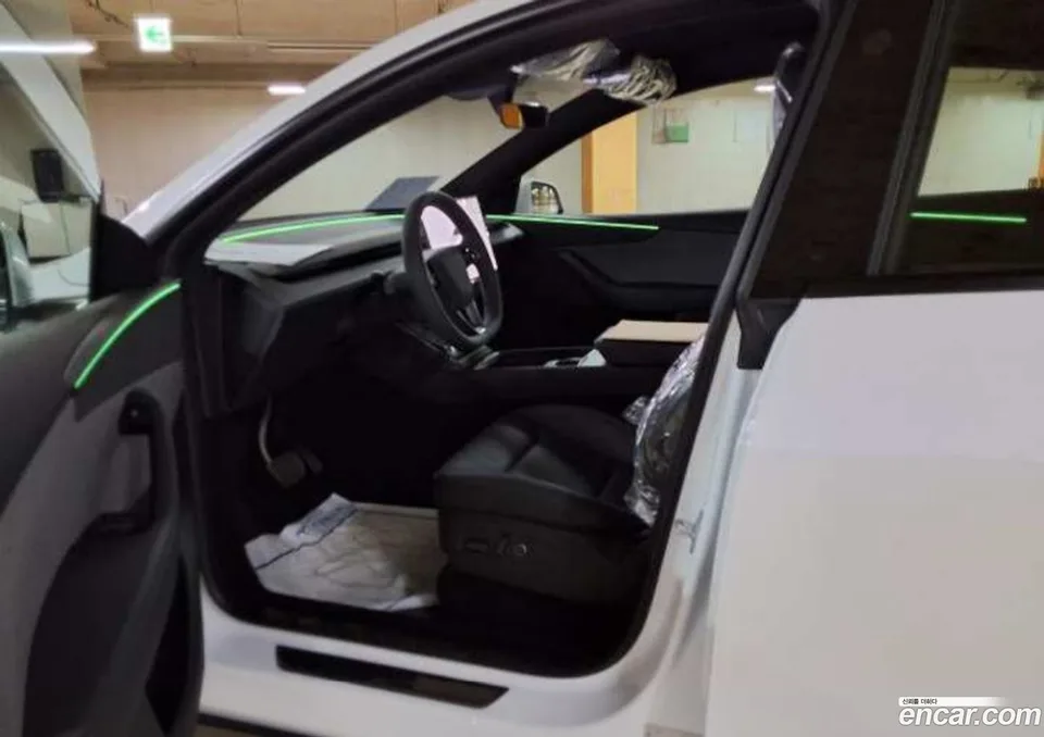 Tesla Model Y RWD 2026 — миниатюра 4