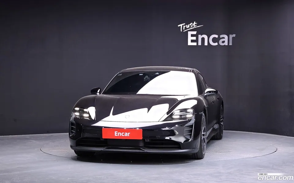 Porsche Taycan 2022 — миниатюра 3