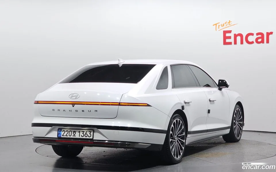 Hyundai Grandeur 2.5 2WD 2023 — миниатюра 2