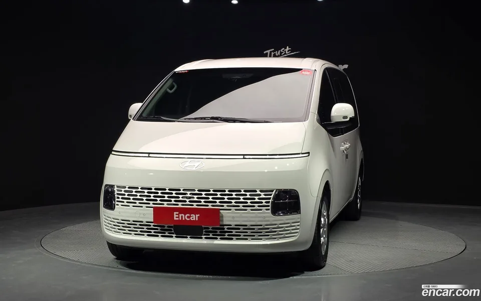 Hyundai Staria L3.5 5 2025 — миниатюра 3