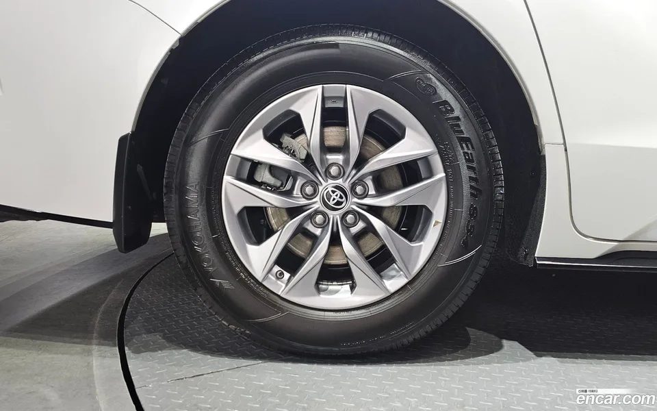 Toyota Sienna 2.5 AWD 2023 — миниатюра 5